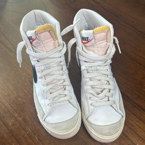 Nike Women's White and Black Sneakers with Pink and Yellow Accents